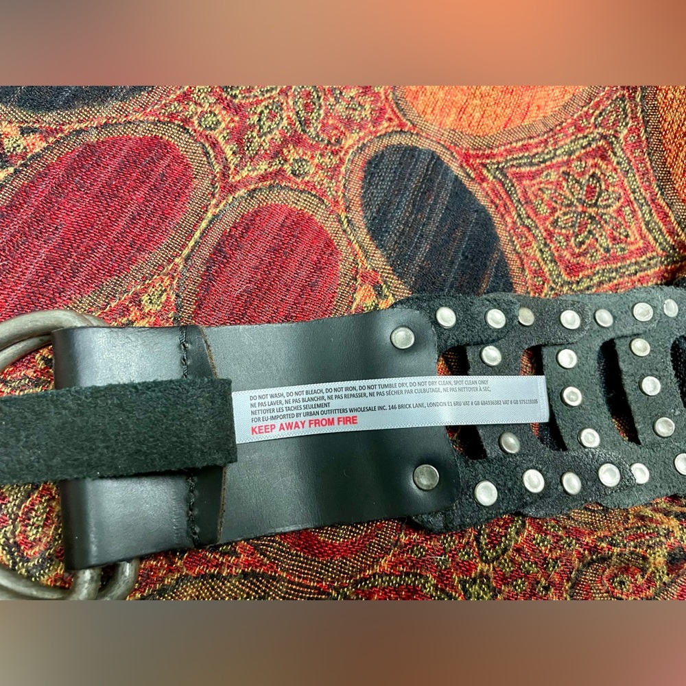 Y2K NWOT Studded Black Leather Belt- Size M/L - Picture 6 of 7